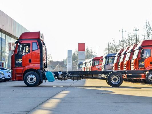 FAW Jiefang J6G 中型トラック 6x2 バン 7-10 トン 8 ホイラー フェンス トラック 輸送車