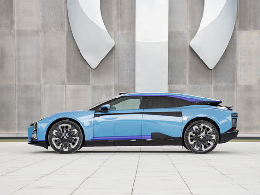 2024年 Hiphi Z ハイエンド 高級 純電気 スポーツ セダン 車 4WD デュアルモーター エネルギー