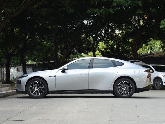 480-702KM NEDC Xpeng P7 スポーツカー 電気自動車 自動車 急速充電時間 0.48h