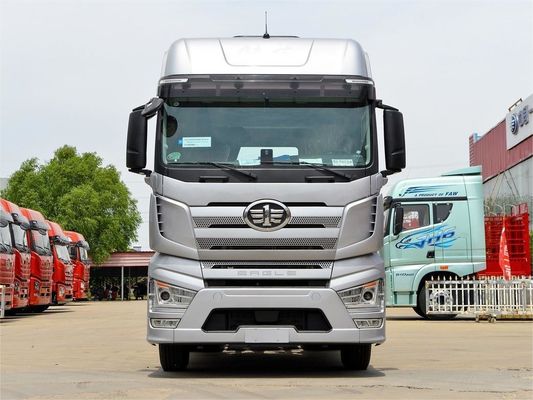 FAW Jiefang J7 6x4 550hp オートマチックトランスミッション付きディーゼル駆動のダンプトラック
