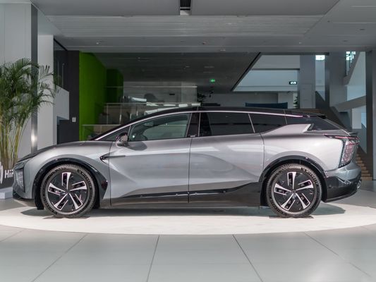 HiPhi Xの究極の4人座豪華SUV NEDC走行距離550km 最大速度は200km/h