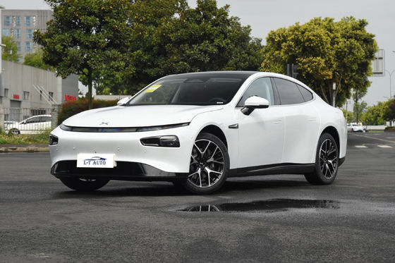 2024年 中国モデル 4Wd 480-700Km エネルギー電気自動車 Ev Xpeng P7 様々な色で