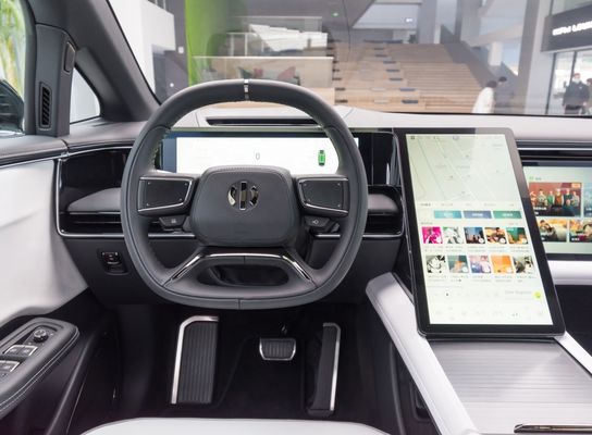 HiPhi Xの究極の4人座豪華SUV NEDC走行距離550km 最大速度は200km/h