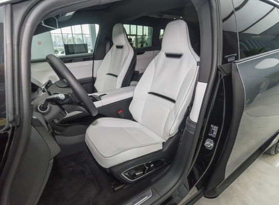 HiPhi Xの究極の4人座豪華SUV NEDC走行距離550km 最大速度は200km/h