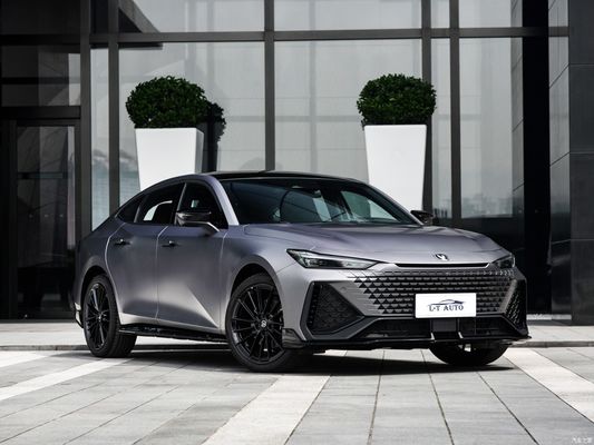 5人乗りチャンガン UNI-V セダン 2023 2024 1.5T 2.0T UNI-V ガソリンカー あなたの予算内
