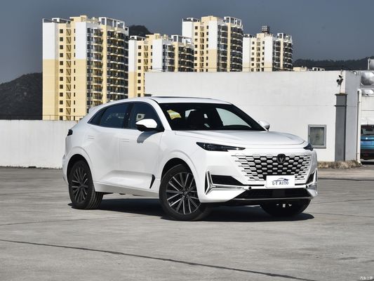 UNI-K 中型SUV 2.0t ガソリン車 4輪駆動