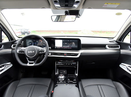 KIA K5 メーカーターボガソリンカー 最大出力100-150PS 5席 5ドア