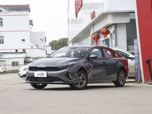 2024 エコノミー ガソリンカー KIA K3 コンパクトカー セダン ガソリンカー 革の座席