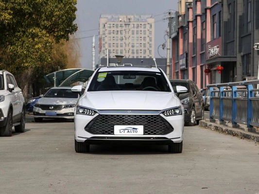 BYD QIN Plus Dm-I メイド・イン・EV カー 5人座ハッチバック 55/120kmハイブリッド車