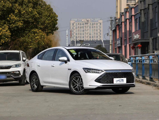 BYD QIN Plus Dm-I メイド・イン・EV カー 5人座ハッチバック 55/120kmハイブリッド車