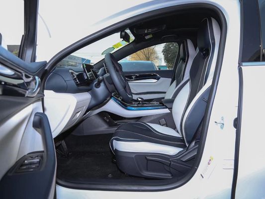 BYD QIN Plus Dm-I メイド・イン・EV カー 5人座ハッチバック 55/120kmハイブリッド車