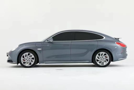 ORAライトニングキャット EV 美しい小型車 4ドアセダン 5人座 長さ4871 幅1862