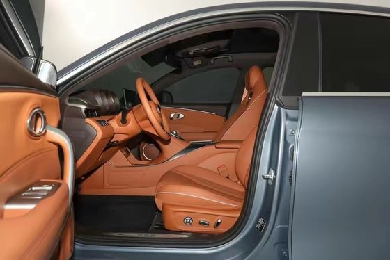 ORAライトニングキャット EV 美しい小型車 4ドアセダン 5人座 長さ4871 幅1862