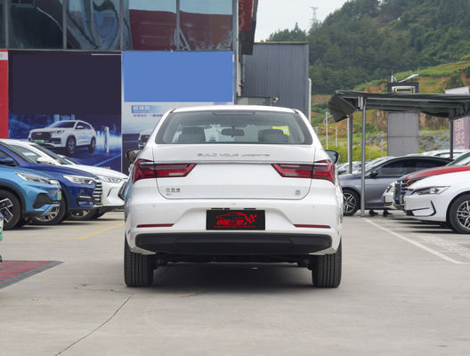 BYD Qin EV 左手駆動セダン 100%電気燃料 急速充電時間 1.3h