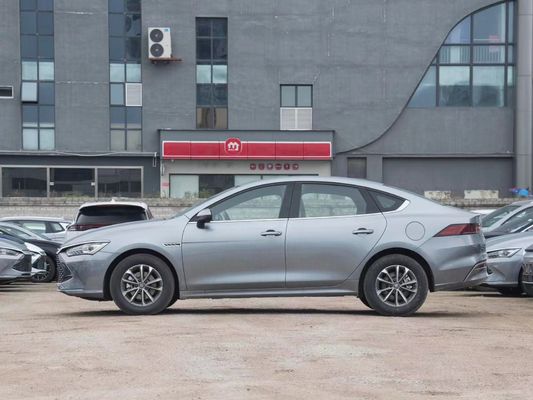 2023 BYD タン・ソング・ユアン 4ドア 5席ハッチバック リチウム鉄リン酸電池