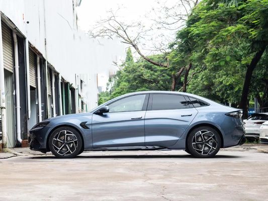 BYD シール 2024 チャンピオンズ エディション 550km 高級 純電気 中型 4ドア 5人座 3箱車