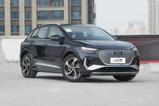 ホワイト グレー レッド ブルー アウディ Q4 e-tron SUV 2024 純電動