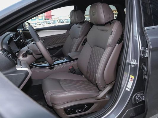 BYD ハン電気自動車 715KM 長距離耐久性 4995*1910*1495 185 Km/h マックススピード ハイエンド EV