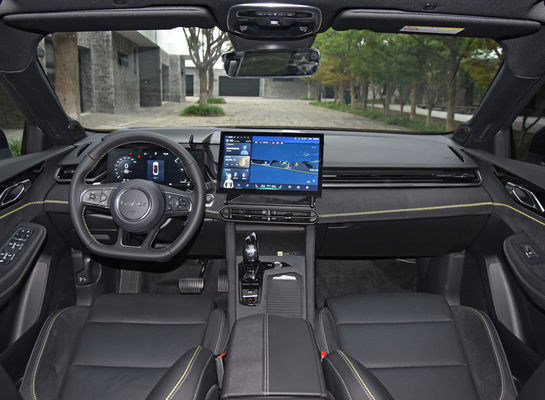 Lynkco 03 2.0td Dct セダン 4684x1843x1460 最大の空間と快適さのための寸法