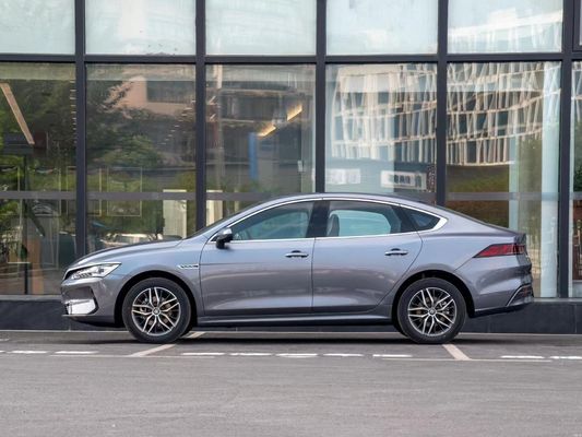 2024 BYD QIN Plus EV 贅沢で環境に優しいライフスタイルのためのエネルギー電気自動車