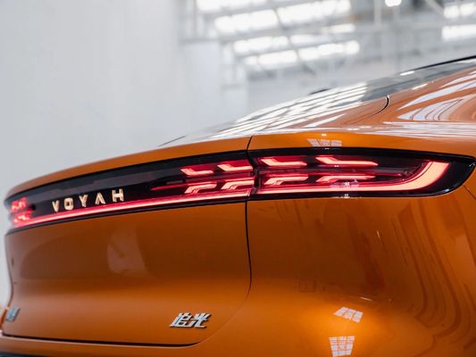 2024年 ヴォヤ 珠江 エレクトリック セダン スタンダード 5人座 電気自動車 5色 3000mmホイールベース