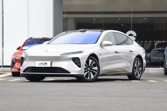 NIO ET7 中型・大型電動車 セダン 2024 車範囲 5席 最大速度 200km/h