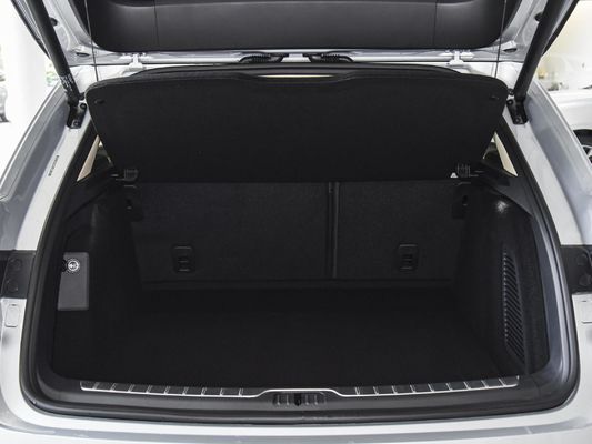 2024 Aito M5 5ドア5人乗りSUVでスタイルと効率の完璧な組み合わせ