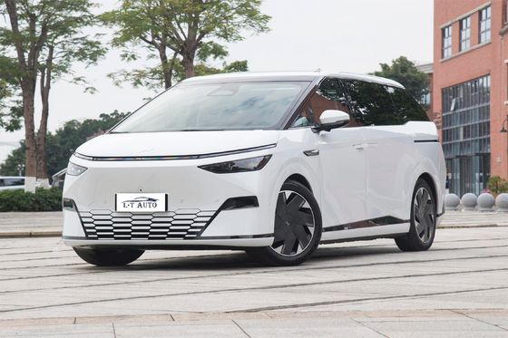 大型家族型MPV Xpeng X9 電動 702KM NEDC超長距離 7人座エネルギー車両