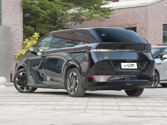 大型家族型MPV Xpeng X9 電動 702KM NEDC超長距離 7人座エネルギー車両
