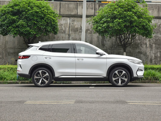 フロントエンジン フロントホイールドライブ BYDソングプラス EV コンパクトSUVデザインの電気自動車