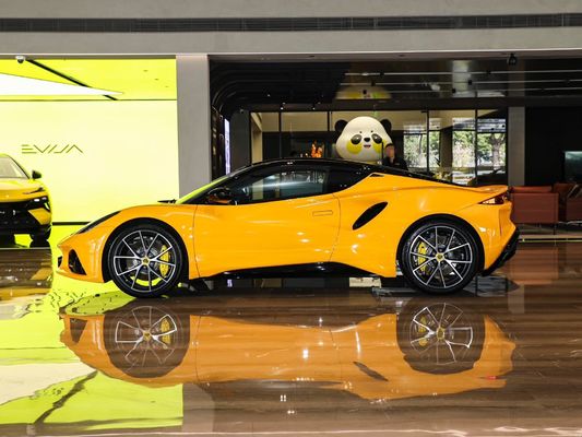 ロータス エミラ スポーツカー トルナーリチウム電力の全力を発揮