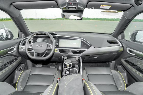 2024 ジーリー シンギュ 2.0t ターボ ガソリン 4WD SUV 電気ステアリングシステムとABS