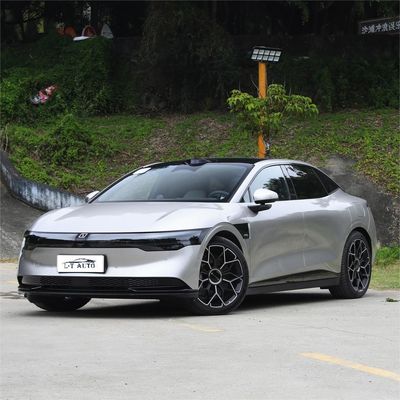 感銘を受ける準備をしろ ゼーク007 双エンジンの純電動車 左手の運転手