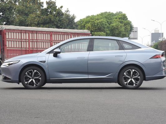 Xpeng P5 EV 自動車は,様々な色で中国の電気自動車を直接販売しています.