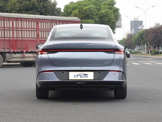 Xpeng P5 EV 自動車は,様々な色で中国の電気自動車を直接販売しています.