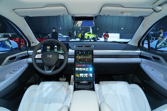 Xpeng P5 EV 自動車は,様々な色で中国の電気自動車を直接販売しています.