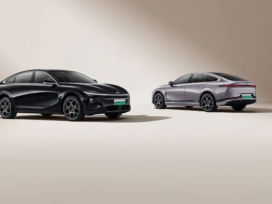 チェンガン NEVO A07 EV セダン 2900mm ホイールベース 4905x1910x1480mm インテリジェントエネルギー車両