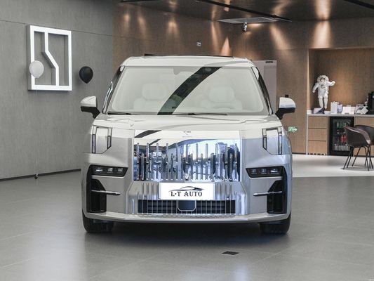 純電動 中型・大型MPV 6人座 双エンジンの電池電動車 2024年