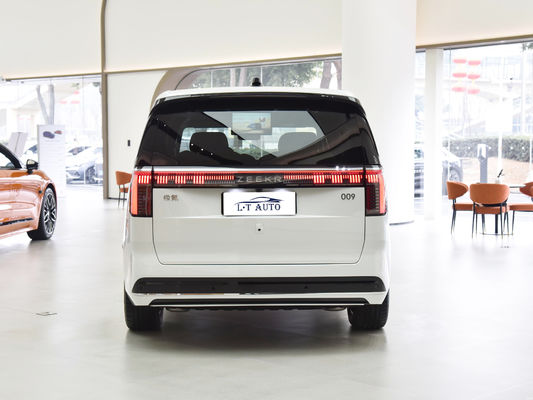 純電動 中型・大型MPV 6人座 双エンジンの電池電動車 2024年