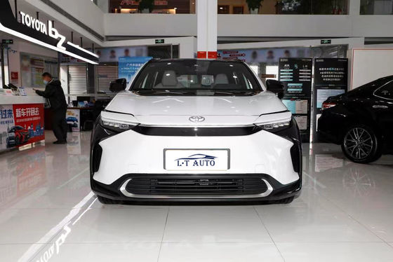 5ドア5座BZ4X電動SUV 四輪駆動とリチウムイオン電池