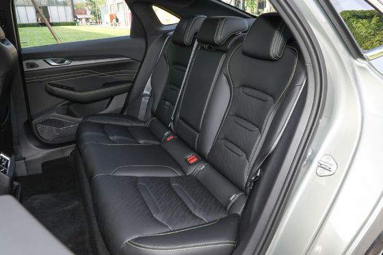 手動運転席調節 GEELY PREFACE 4ドア 5席 ガソリンセダンカー メイド