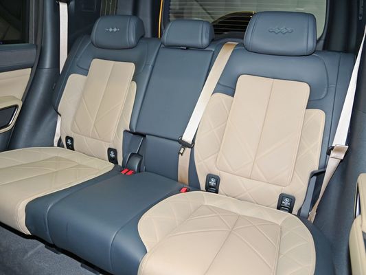 2024 BYD 高級エネルギー車 505kW 最大パワーと四輪駆動のPHEV車