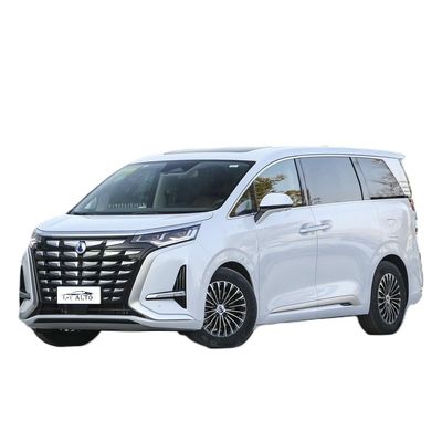 DENZA D9 4x4 MPV 7人座 103.36kWh バッテリー容量 2モーター 中型・大型