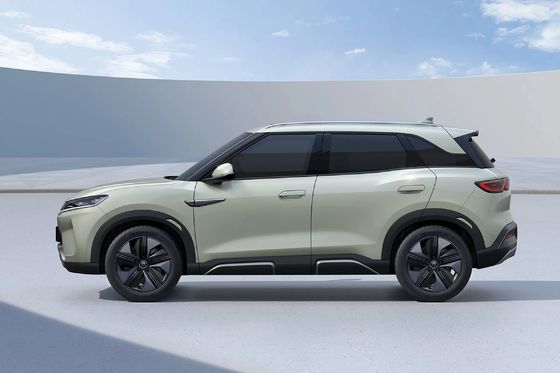 ロングレンジ BYD 電動車 ユアンUP SUV 左方向 小型EV 純電動 401KM