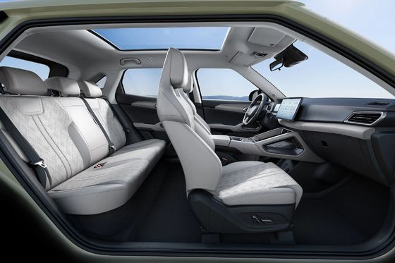 ロングレンジ BYD 電動車 ユアンUP SUV 左方向 小型EV 純電動 401KM