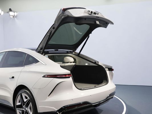 2024 フェイファンの電動車 メイド イン ライジング F7 高級セダン 250Kw / 340HPのエンジンパワー