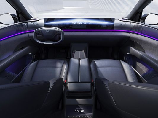 ジーリー・ジユエ 01 トルナリーリチウム電池 双エンジンの4WD 高級SUV AIカーロボットEV 2024