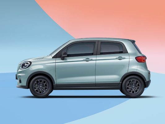 リープモーター T03 ミニ SUV カー スマート バージョン 403Km の範囲と 6 時間 遅い充電時間