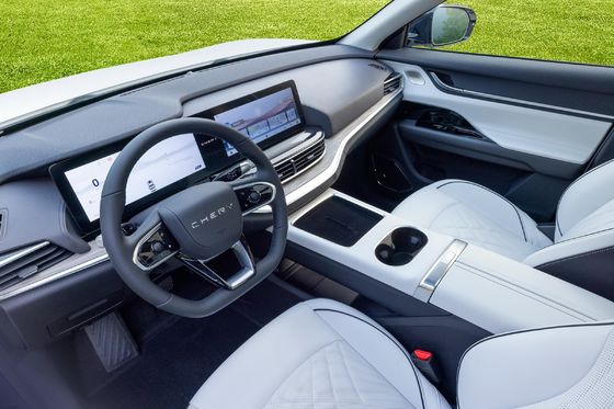 2024 Chery EQ7 5人乗りのEV SUVとリチウム電池で未来の運転を体験する