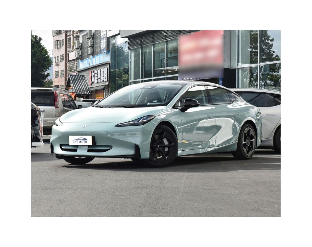2024年 中国製 スーパーセダンEVカー 最大パワー340PS 最大トルク430Nm 大値